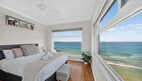 Absolute Waterfront - Sleep 6 - Baby & Pet - Sunrise Views in Cronulla